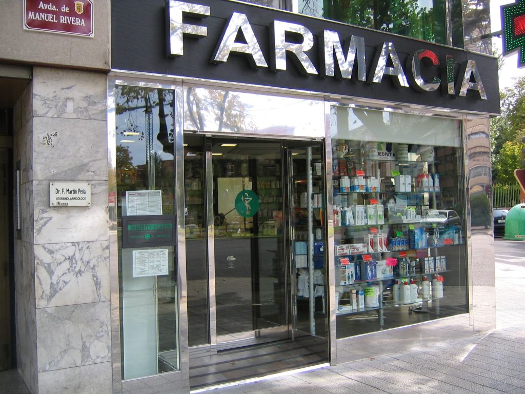 Farmacia en Palencia. Manuel Rivera esq. Guerta Guardian (15)